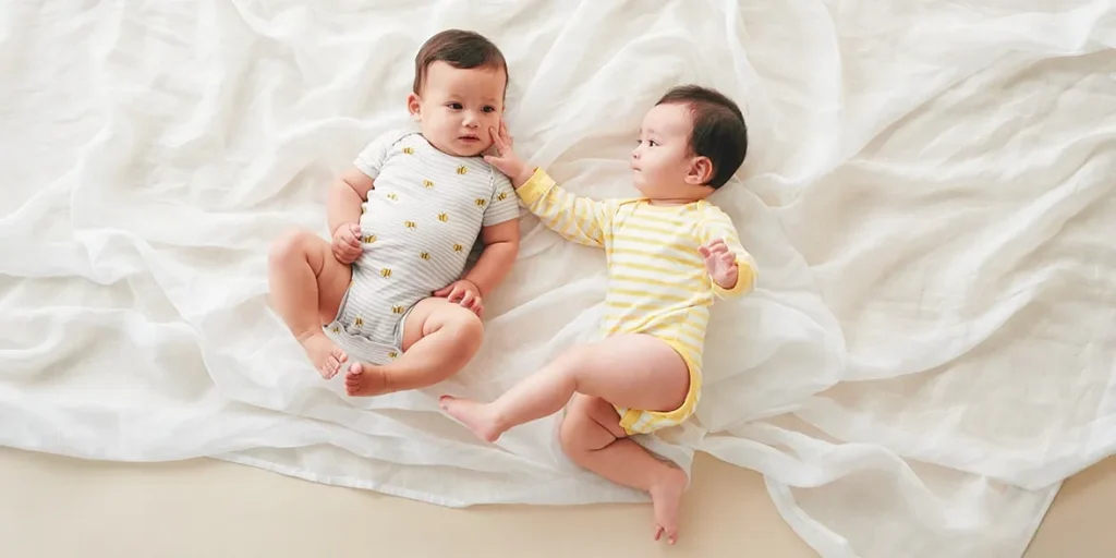 Các Loại Trang Phục "Must-Have" Cho Bé Sơ Sinh