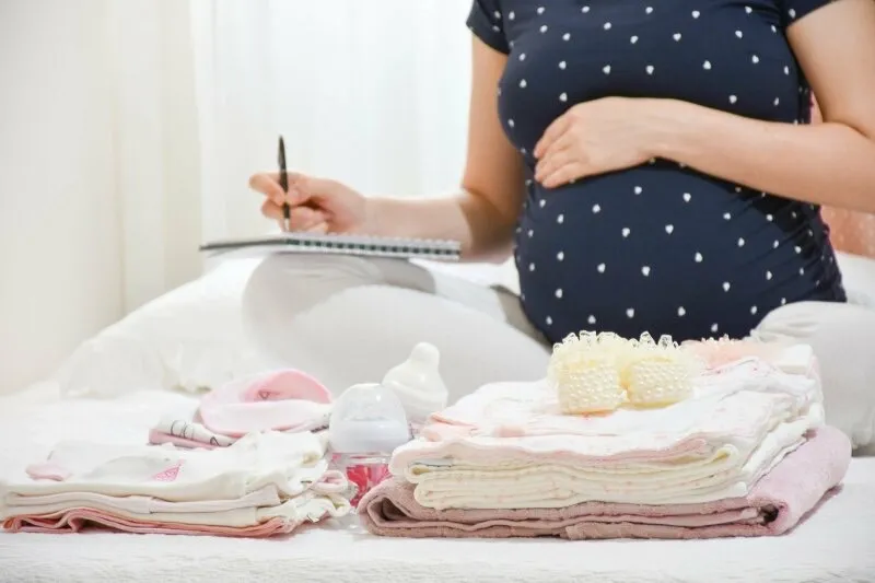 Thế Nào Là Quần Áo Bầu và Em Bé "Cao Cấp"?