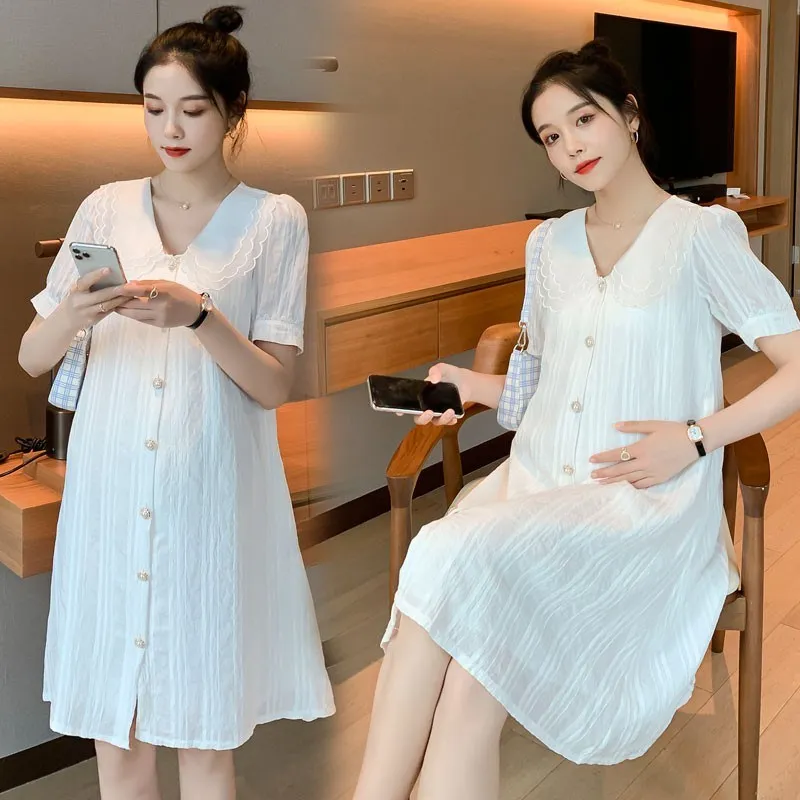 Váy Bầu Có Điểm Nhấn Ở Eo hoặc Ngực: Tạo Sự Thu Hút